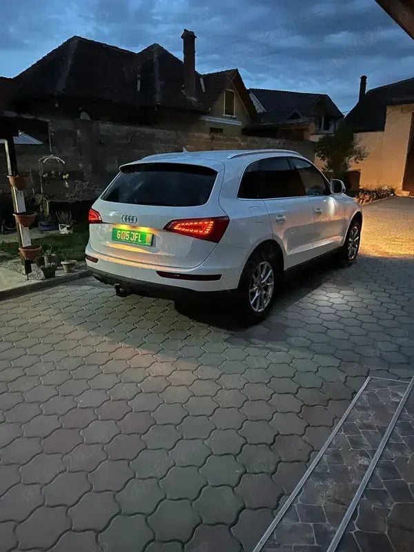 Alb Utilizat 2010 Audi Q5 SUV | 11.000 EUR (Preț OK) - Imagine 1/4
