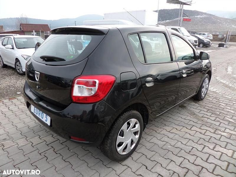 Second-hand Dacia Sandero Lauréate 75 CP (55 kW) 2015 Culoarenegru
