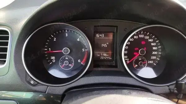 Negru Utilizat 2010 VW Golf Plus Monovolum | 3.990 EUR - Imagine 1/4
