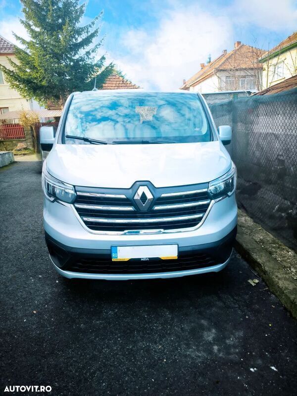 Gri Utilizat 2024 Renault Trafic Zen Van | 37.500 EUR - Imagine 1/4