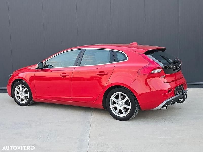 Second-hand Volvo V40 R-Design 120 CP (88 kW) 2016 Rosu Break