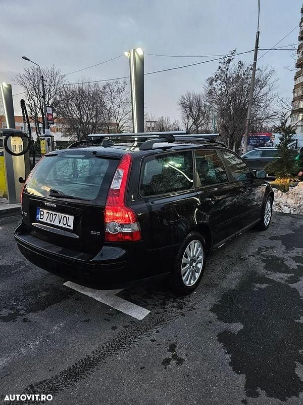 Second-hand Volvo V50 136 CP (100 kW) 2007 Culoarenegru Break