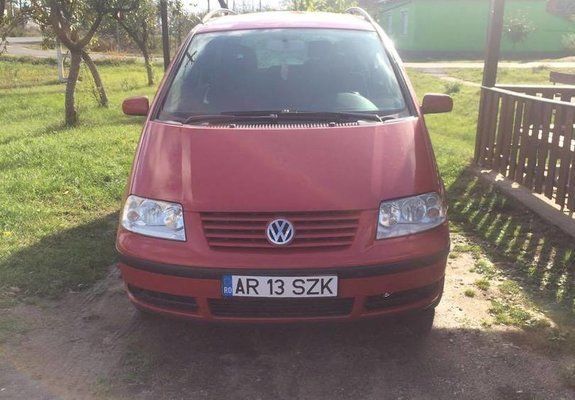 Rosu Utilizat 2002 VW Sharan Monovolum | 3.300 EUR - Imagine 1/4