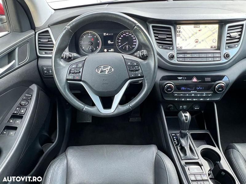 Second-hand Hyundai Tucson Style 141 CP (103 kW) 2016 Culoarerosu SUV