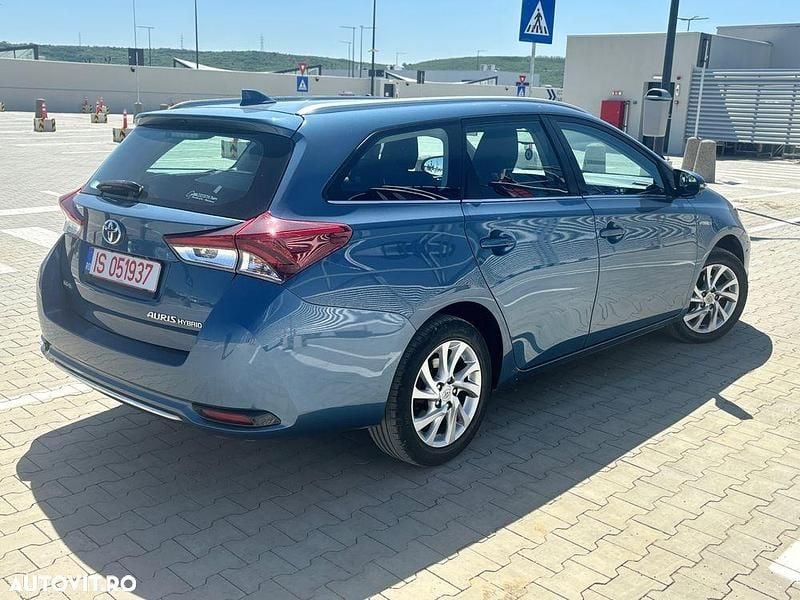 Culoarealbastru Second-hand 2015 Toyota Auris Hybrid Luna Break | 8.900 EUR (Preț OK) - Imagine 1/4