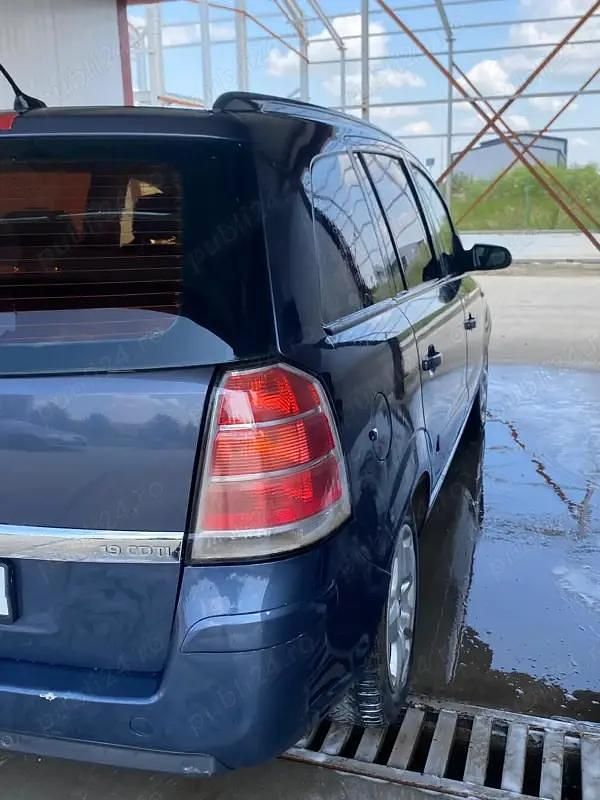 Utilizat 2007 Opel Zafira Monovolum | 3.000 EUR (Puțin scump) - Imagine 1/4
