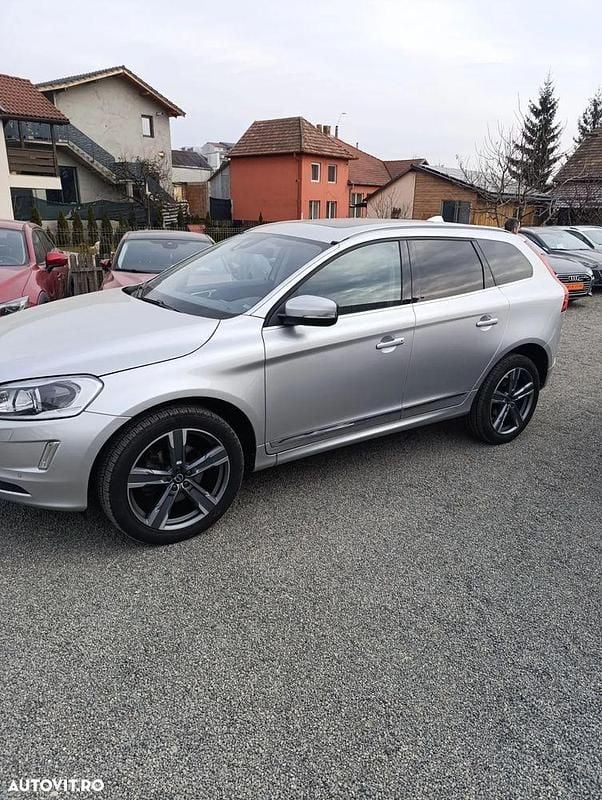 Second-hand Volvo XC60 Summum 190 CP (139 kW) 2017 Culoareargint SUV