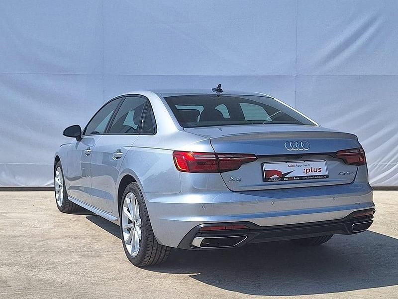 Second-hand Audi A4 Advanced Plus 204 CP (150 kW) 2022 Argintiu  metalic  perleffect