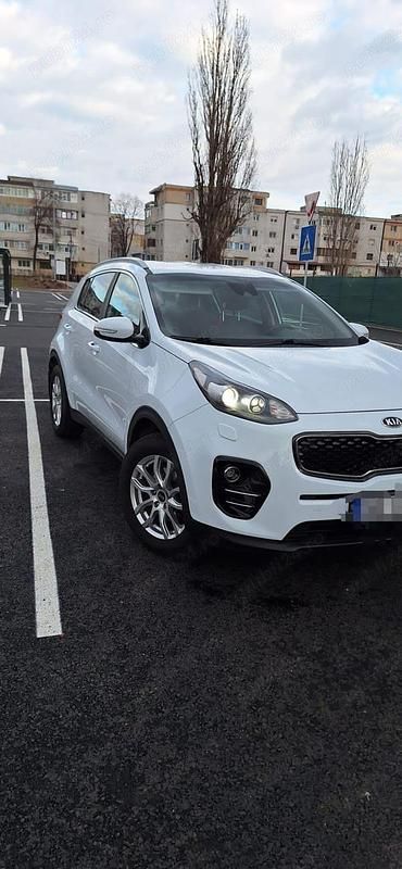 Alb Utilizat 2016 Kia Sportage SUV | 13.000 EUR (Preț OK) - Imagine 1/4