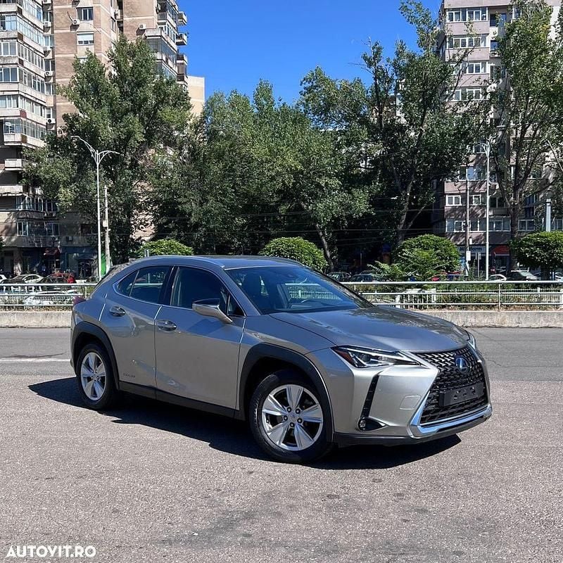 Culoareargint Utilizat 2021 Lexus UX 250h Business Edition SUV | 19.990 EUR (Preț bun) - Imagine 1/4