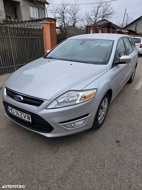 Culoareargint Utilizat 2014 Ford Mondeo Business Edition Break | 4.700 EUR (Super Preț) - Imagine 1/4