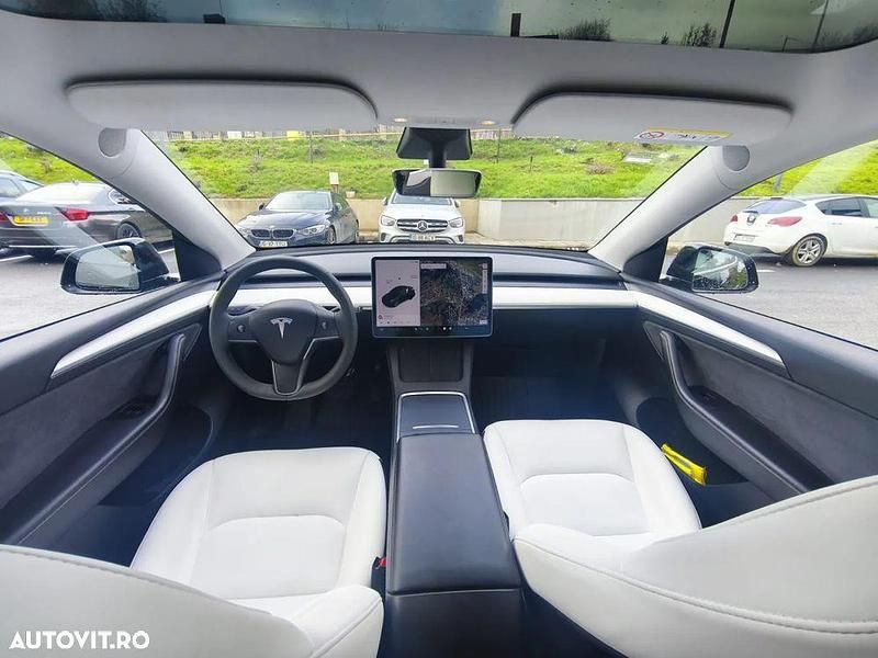 Second-hand Tesla Model Y 378 kW (514 CP) 2021 Culoarenegru SUV