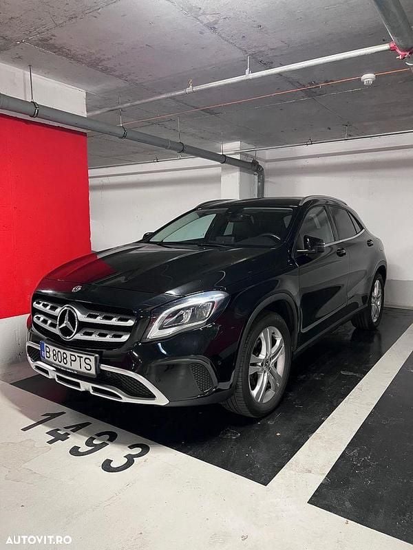 Culoarenegru Utilizat 2016 Mercedes GLA220 AMG line SUV | 17.900 EUR (Preț OK) - Imagine 1/4