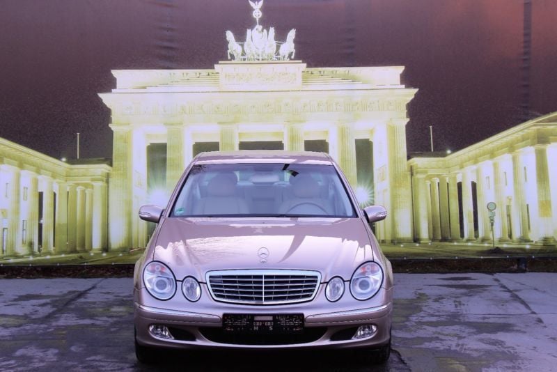 Second-hand Mercedes E220 148 CP (108 kW) 2006 Argintiu Berlinǎ
