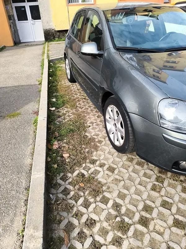 Utilizat 2004 VW Golf V Hatchback | 2.250 EUR (Puțin scump) - Imagine 1/4