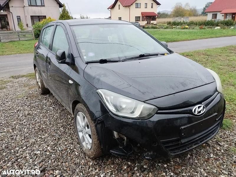 Culoarenegru Utilizat 2013 Hyundai i20 | 1.800 EUR (Super Preț) - Imagine 1/4