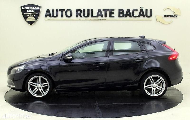 Second-hand Volvo V40 116 CP (85 kW) 2013 Negru Break