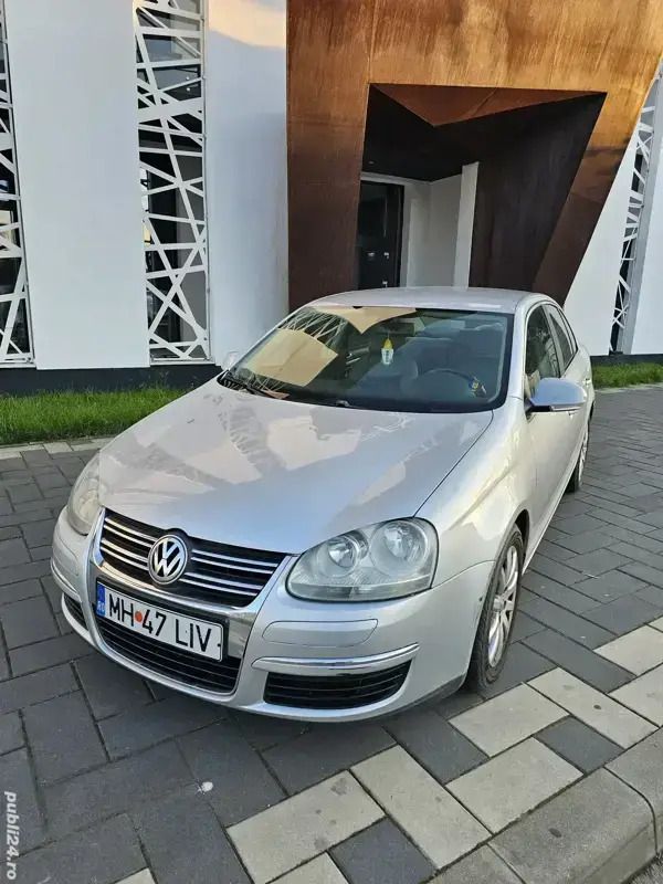 Utilizat 2009 VW Jetta Berlinǎ | 2.900 EUR (Super Preț) - Imagine 1/4