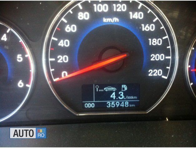 Maro Utilizat 2011 Hyundai Santa Fe SUV | 12.000 EUR - Imagine 1/3