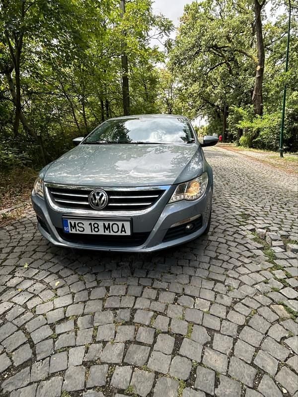 Gri Utilizat 2011 VW Passat Berlinǎ | 6.500 EUR (Preț OK) - Imagine 1/4
