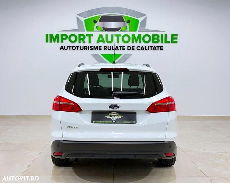 Second-hand Ford Focus Trend 120 CP (88 kW) 2016 Culoarealb Break