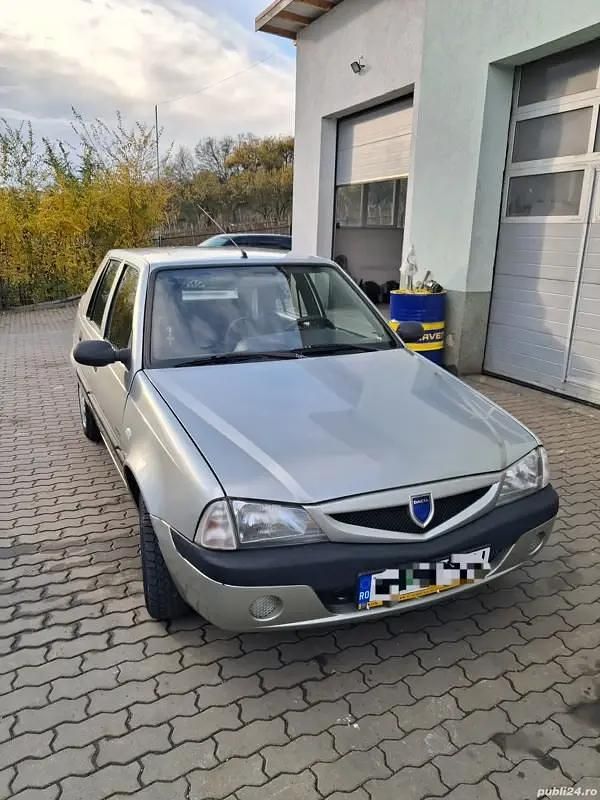 Utilizat 2004 Dacia Solenza Comfort Berlinǎ | 1.800 EUR (Preț bun) - Imagine 1/4
