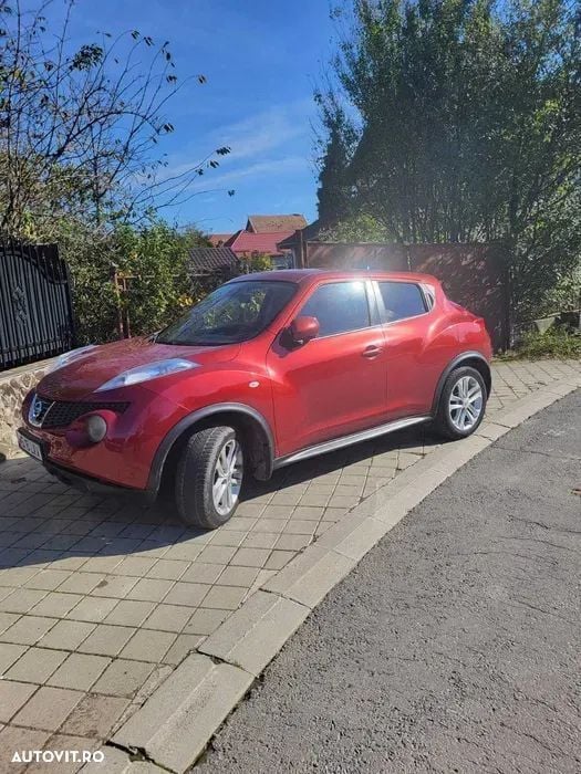 Rosu Utilizat 2011 Nissan Juke Tekna SUV | 7.200 EUR (Preț bun) - Imagine 1/4