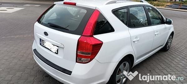 Second-hand Kia Ceed Sportswagon 90 CP (66 kW) 2010 Alb Break