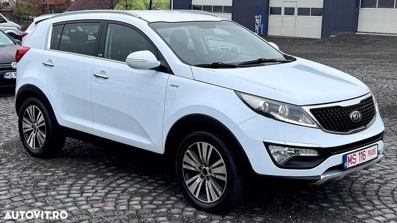 Second-hand Kia Sportage 136 CP (100 kW) 2015 Culoarealb SUV