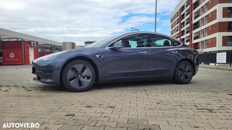 Culoarealbastru Utilizat 2019 Tesla Model 3 Standard Range Plus Berlinǎ | 18.900 EUR (Preț bun) - Imagine 1/4