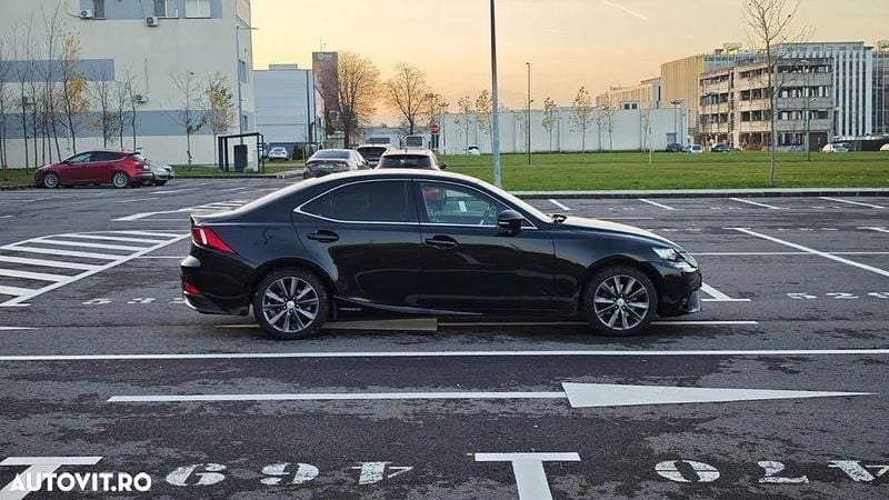 Second-hand Lexus IS300h Executive Line 223 CP (164 kW) 2015 Culoarenegru Berlinǎ