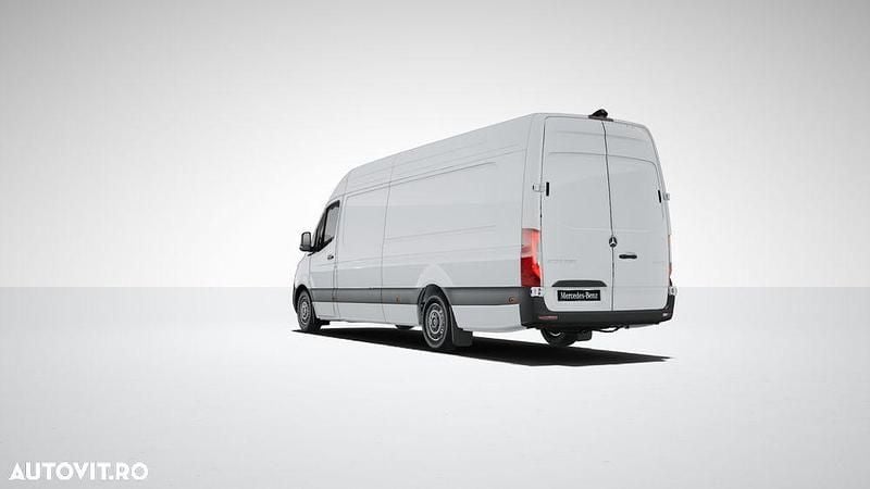 Second-hand Mercedes Sprinter 170 CP (125 kW) 2024 Culoarealb Van