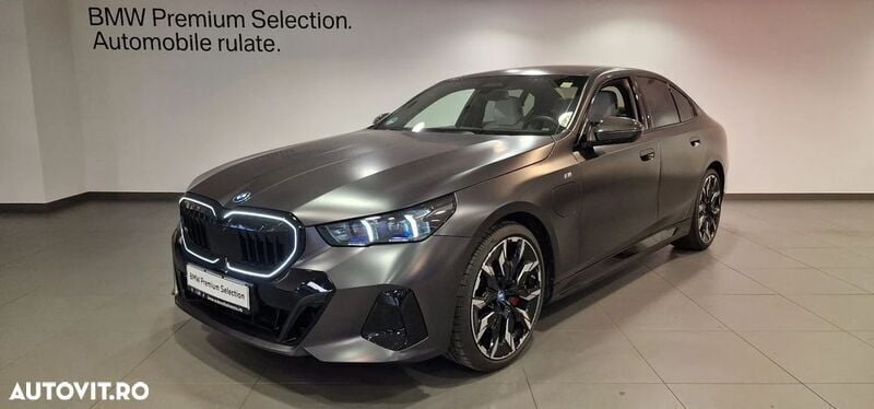 Gri Utilizat 2023 BMW 550e Berlinǎ | 87.899 EUR - Imagine 1/4