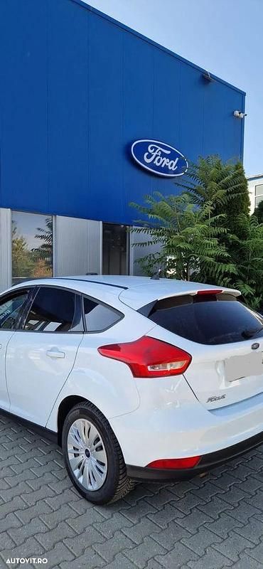 Alb Utilizat 2017 Ford Focus Trend Hatchback | 8.900 EUR (Preț OK) - Imagine 1/4