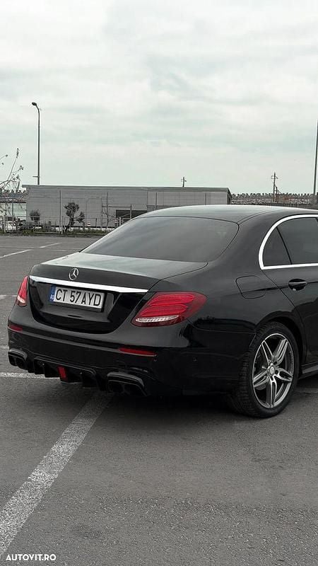Second-hand Mercedes E220 194 CP (142 kW) 2016 Culoarenegru Berlinǎ