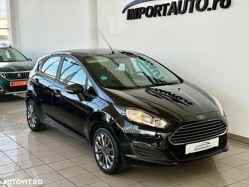 Culoarenegru Utilizat 2015 Ford Fiesta Champions Edition | 4.750 EUR (Preț OK) - Imagine 1/4