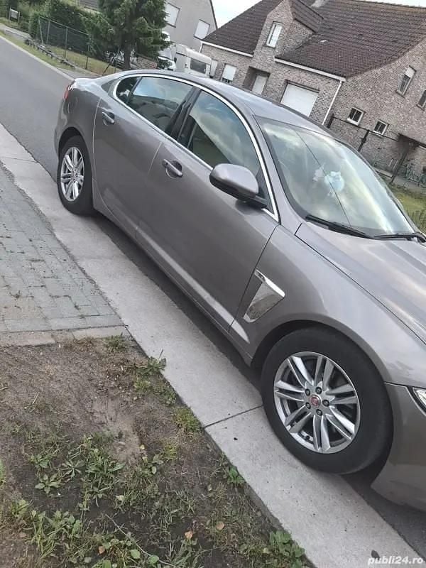 Utilizat 2012 Jaguar XF Berlinǎ | 7.500 EUR - Imagine 1/4
