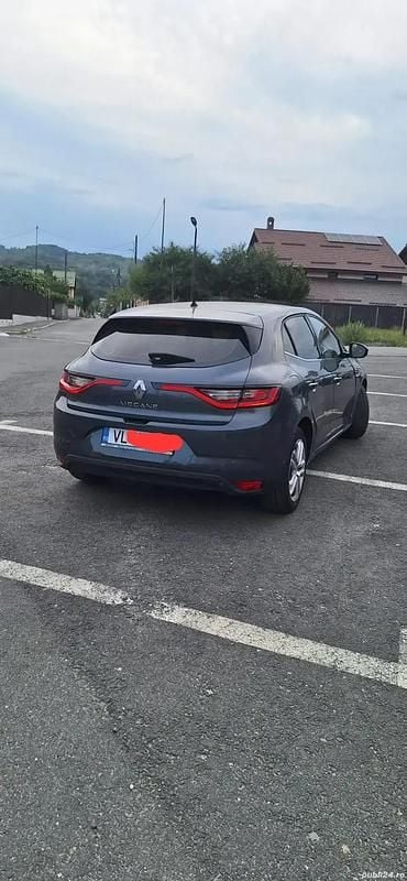 Utilizat 2016 Renault Mégane IV Hatchback | 7.400 EUR (Preț bun) - Imagine 1/4