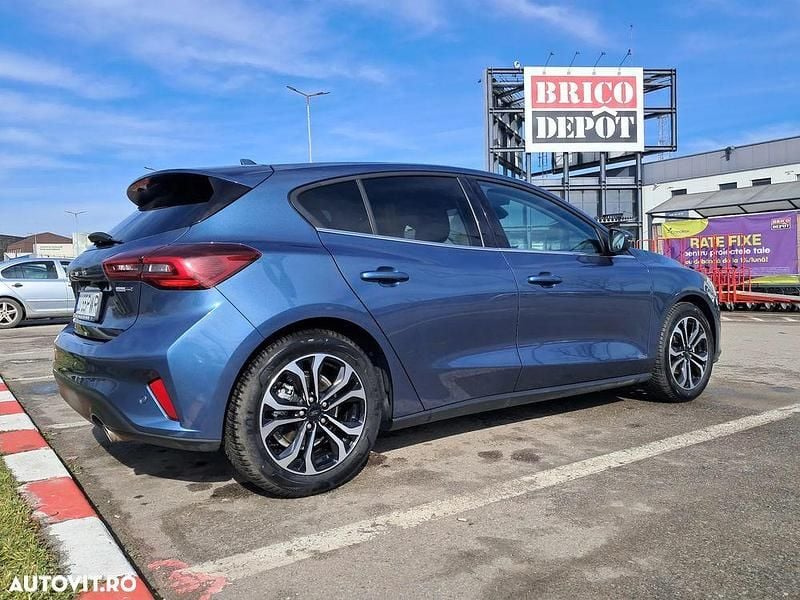 Second-hand Ford Focus Titanium X 155 CP (114 kW) 2023 Culoarealbastru Hatchback