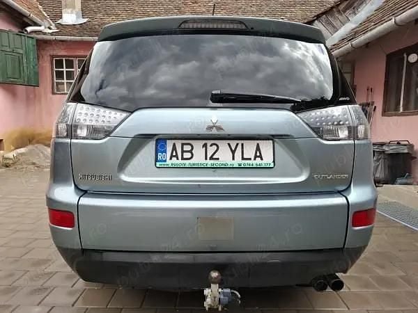 Gri Utilizat 2007 Mitsubishi Outlander SUV | 4.500 EUR (Preț OK) - Imagine 1/4