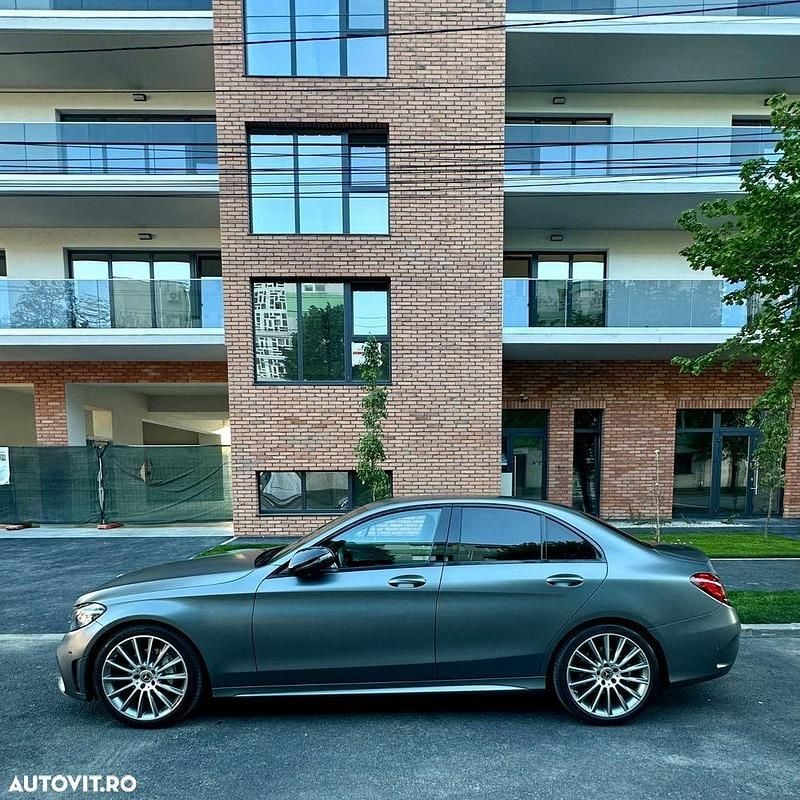 Culoaregri Utilizat 2018 Mercedes C220 AMG line Berlinǎ | 26.390 EUR (Scump) - Imagine 1/4