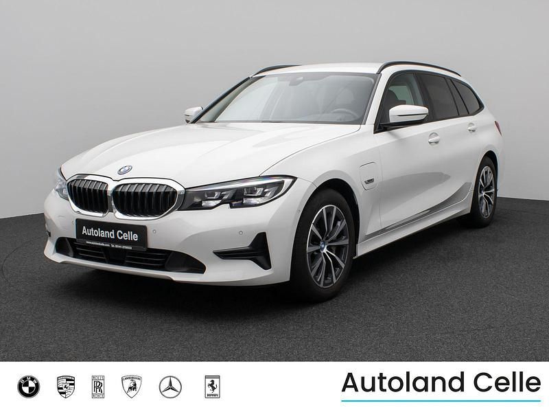 Utilizat 2022 BMW 330 | 29.059 EUR (Preț bun) - Imagine 1/1