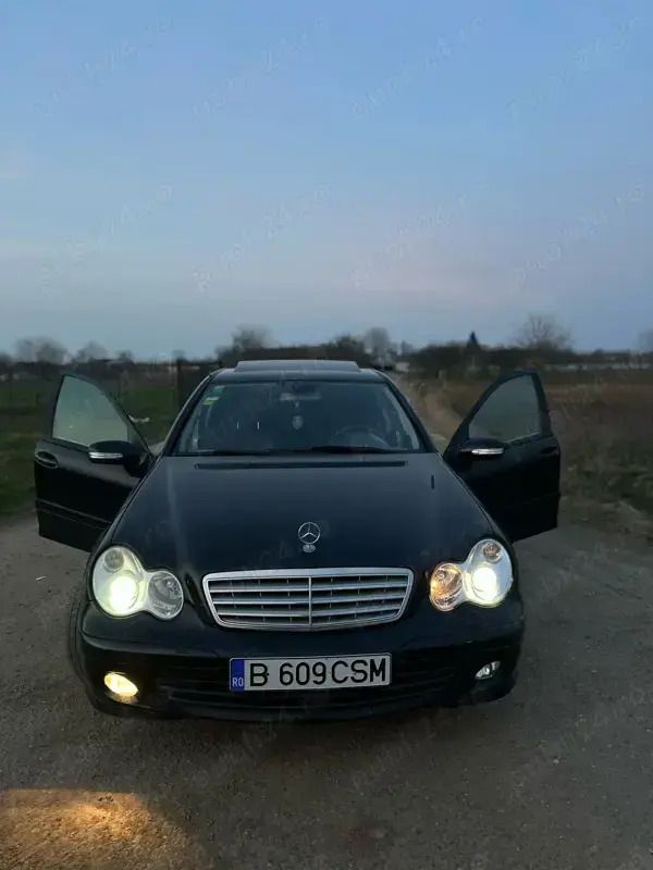 Utilizat 2005 Mercedes C180 Sport Edition Berlinǎ | 2.200 EUR (Preț OK) - Imagine 1/4