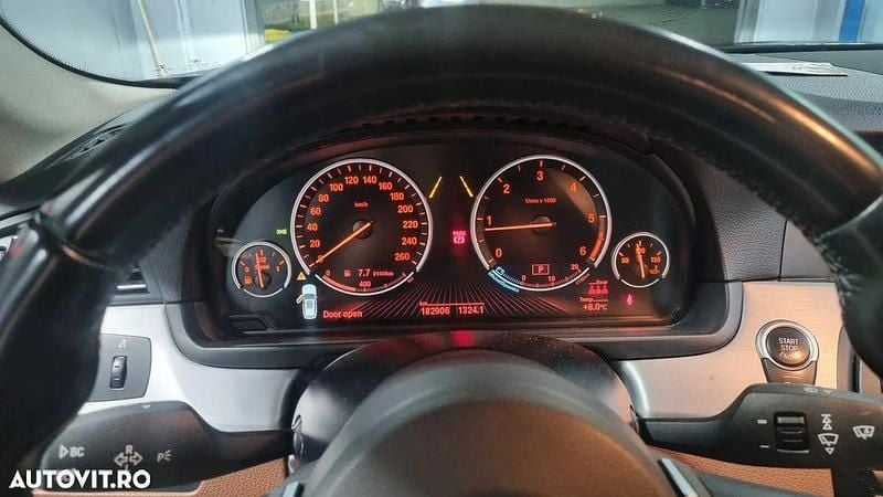 Culoarenegru Utilizat 2016 BMW 520 Luxury Line Break | 13.900 EUR (Super Preț) - Imagine 1/4