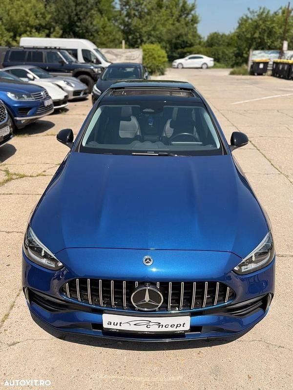 Second-hand Mercedes C300 258 CP (189 kW) 2022 Culoarealbastru Berlinǎ