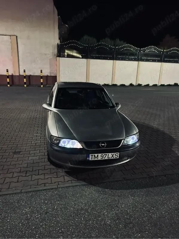 Second-hand Opel Vectra 75 CP (55 kW) 1996 Berlinǎ