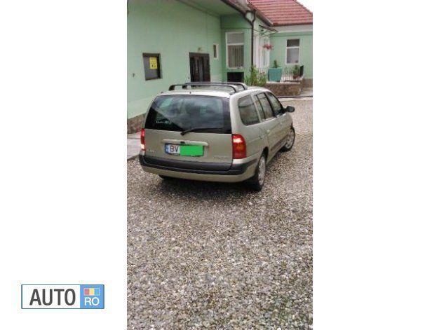 Verde Utilizat 2002 Renault Mégane GrandTour Break | 999 EUR - Imagine 1/3