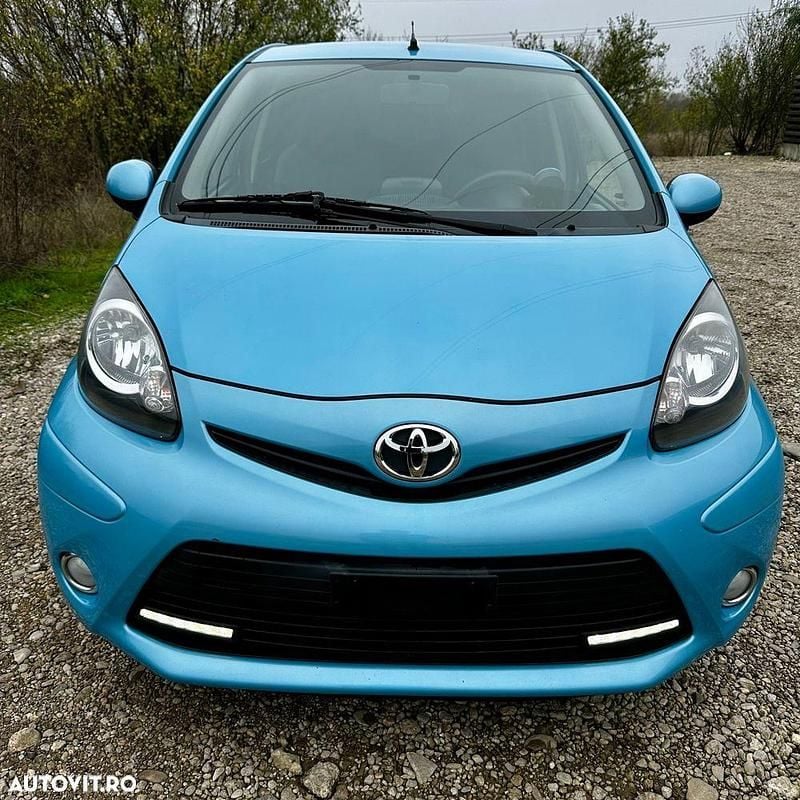 Culoarealbastru Utilizat 2014 Toyota Aygo Luna Hatchback | 5.350 EUR (Preț OK) - Imagine 1/4
