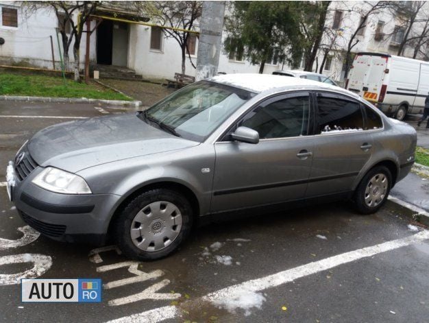 Second-hand VW Passat 75 CP (55 kW) 2002 Gri Berlinǎ
