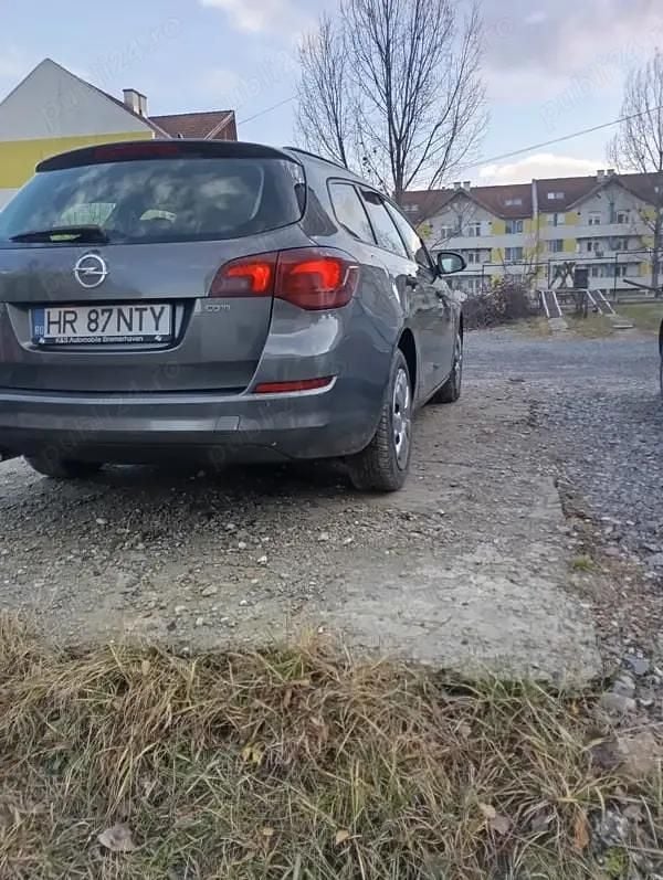 Second-hand Opel Astra Sport 160 CP (117 kW) 2011 Gri Hatchback